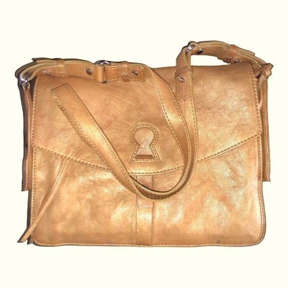 Botkier Isla Shoulder Bag - Beautiful Bag - Picture 4 of 16